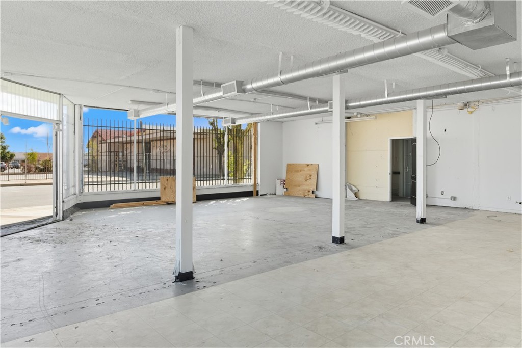 38463 9th Street E Property Photo 8