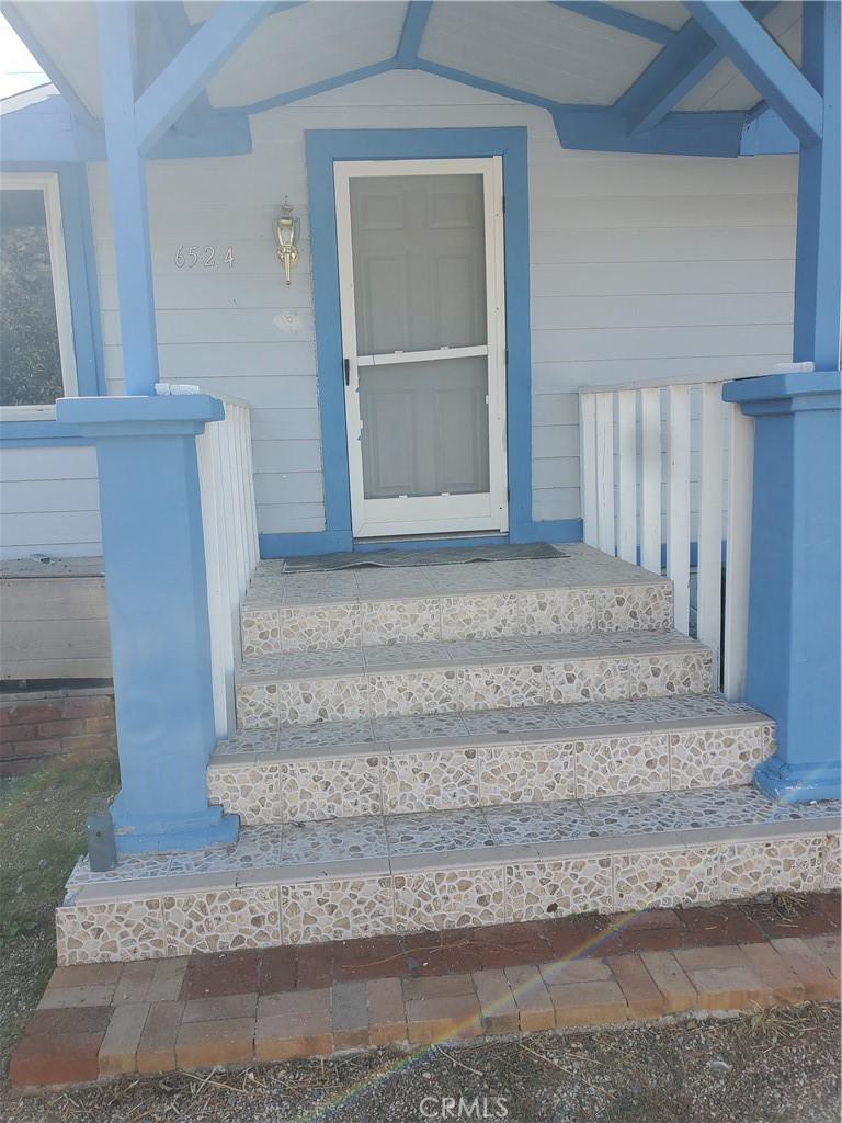 6524 Lowry Property Photo 1