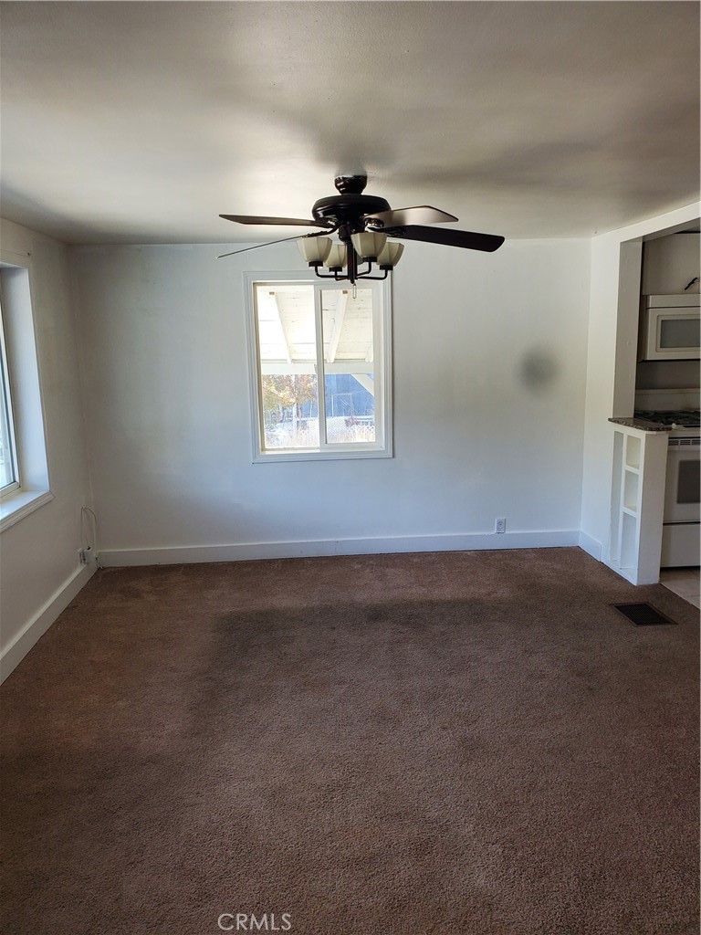 6524 Lowry Property Photo 3