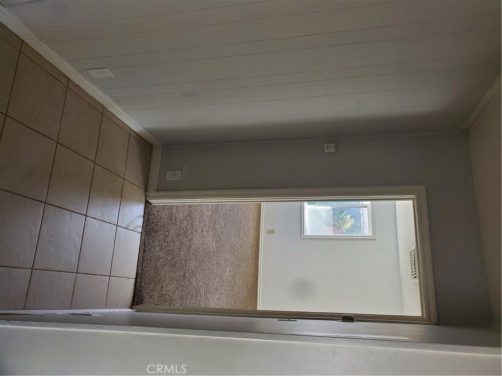 6524 Lowry Property Photo 7