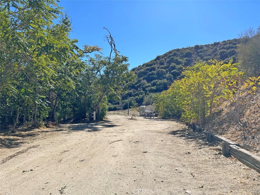 43155 Lake Hughes Property Photo 2