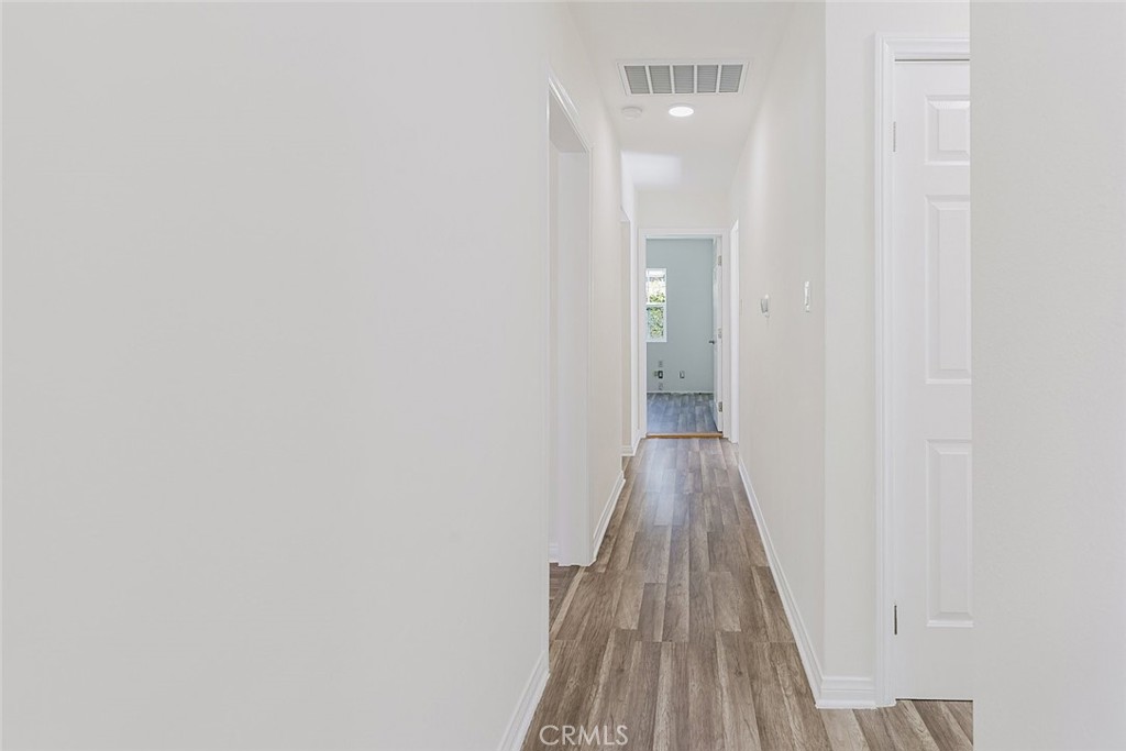 13842 Hamlin Street Property Photo 9