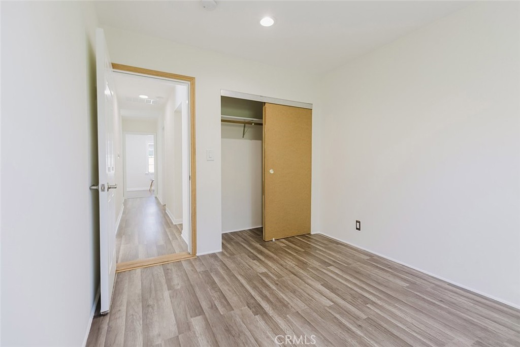 13842 Hamlin Street Property Photo 19