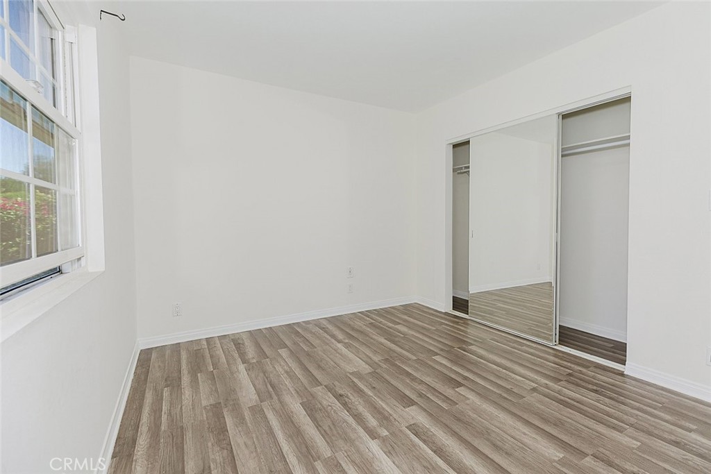 13842 Hamlin Street Property Photo 21