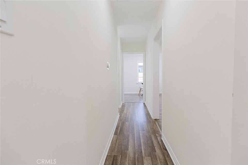 13842 Hamlin Street Property Photo 22