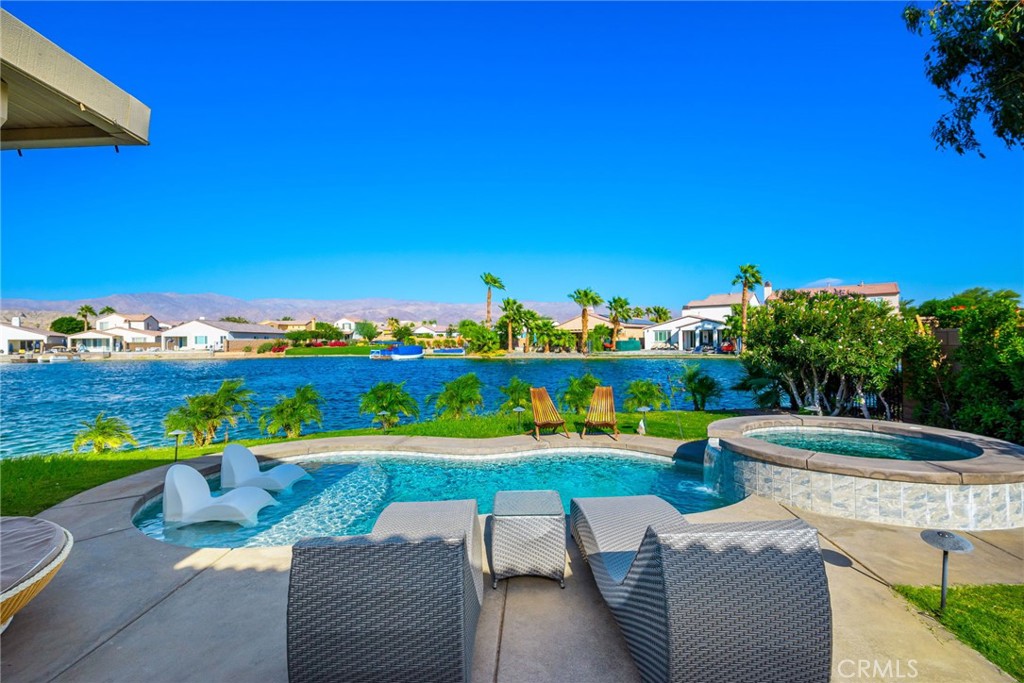 84290 Tramonto Way Property Photo 1