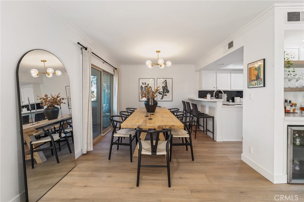 5440 Lindley 201 Property Photo 8