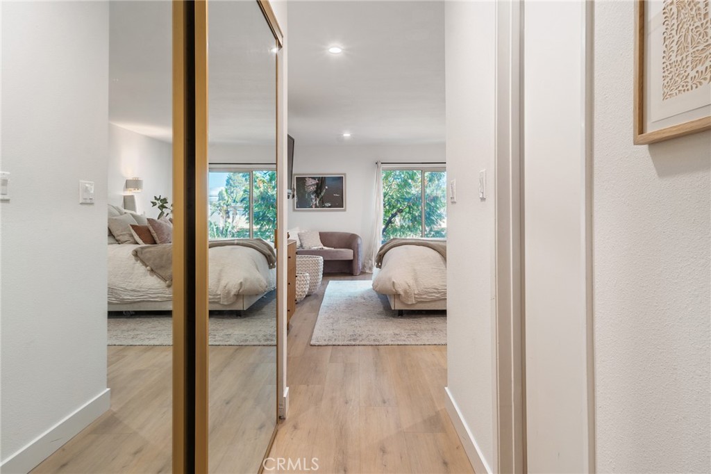 5440 Lindley 201 Property Photo 22