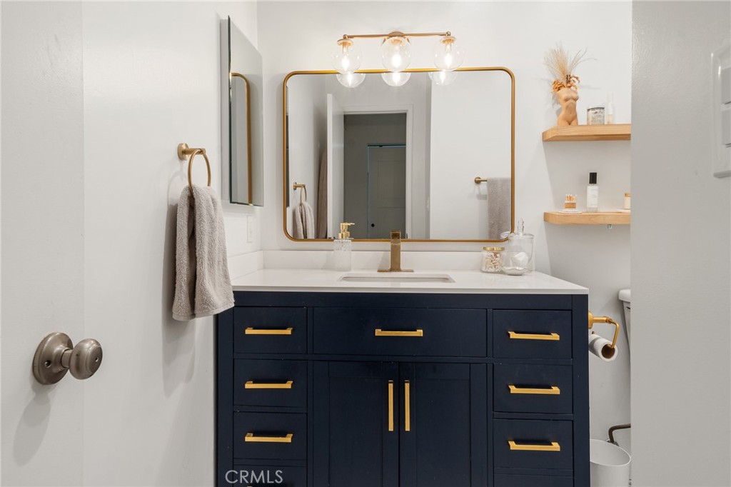 5440 Lindley 201 Property Photo 27