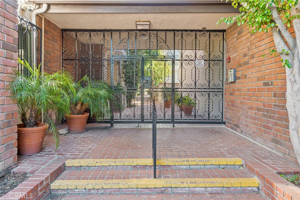 5440 Lindley 201 Property Photo 37