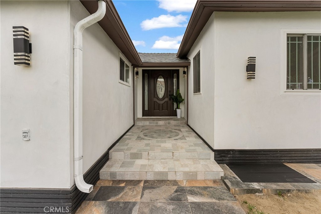 9246 Manzanar Property Photo 2