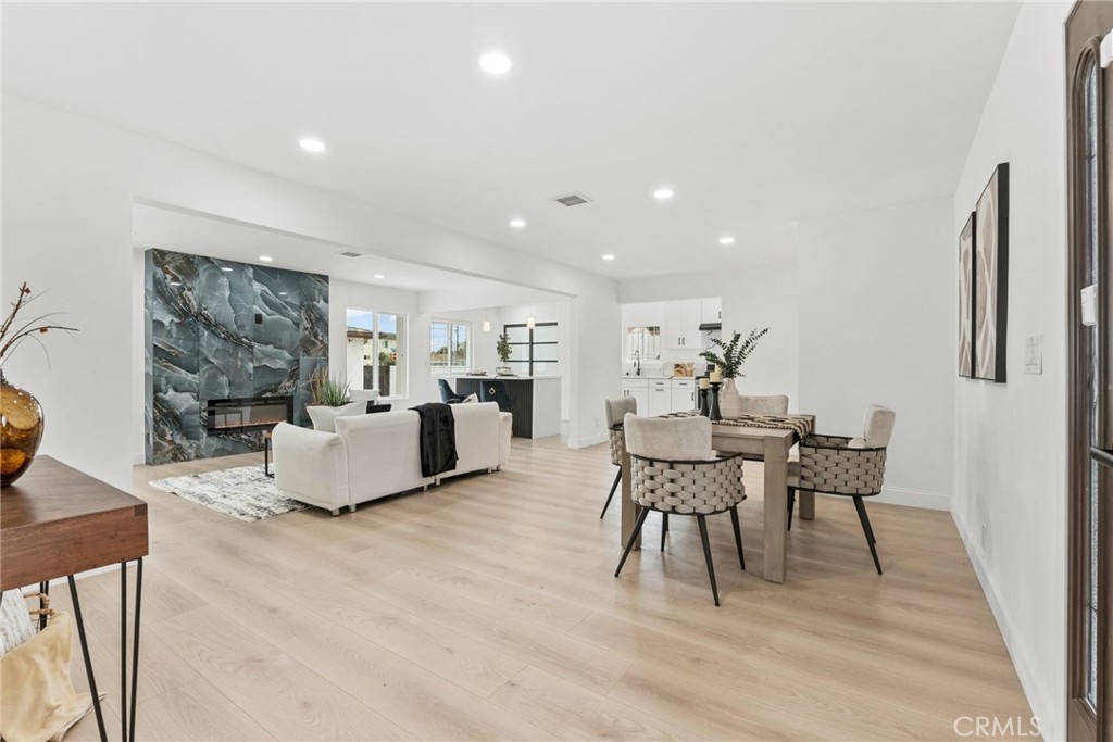 9246 Manzanar Property Photo 8