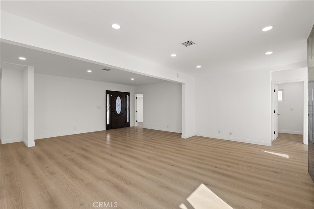 9246 Manzanar Property Photo 10