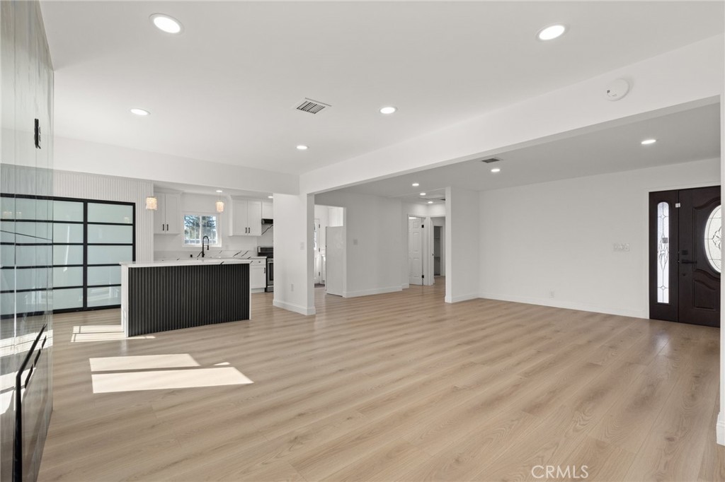 9246 Manzanar Property Photo 11