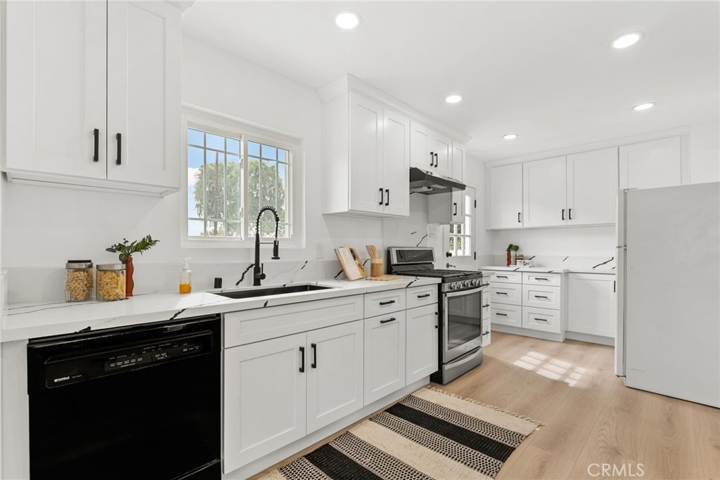 9246 Manzanar Property Photo 15