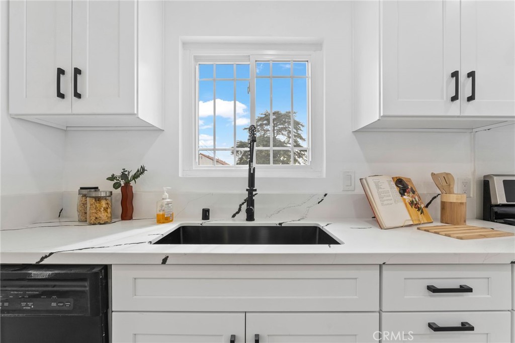 9246 Manzanar Property Photo 16