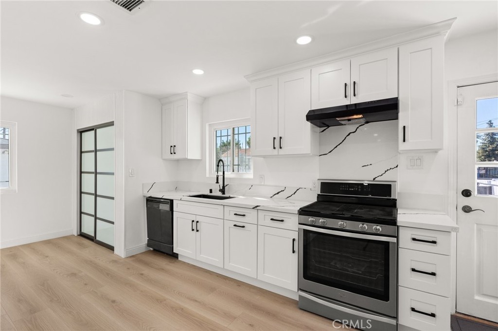 9246 Manzanar Property Photo 17