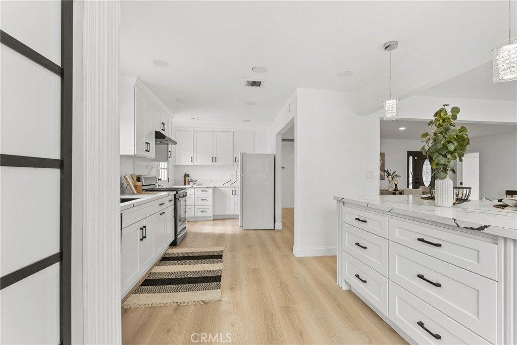 9246 Manzanar Property Photo 18