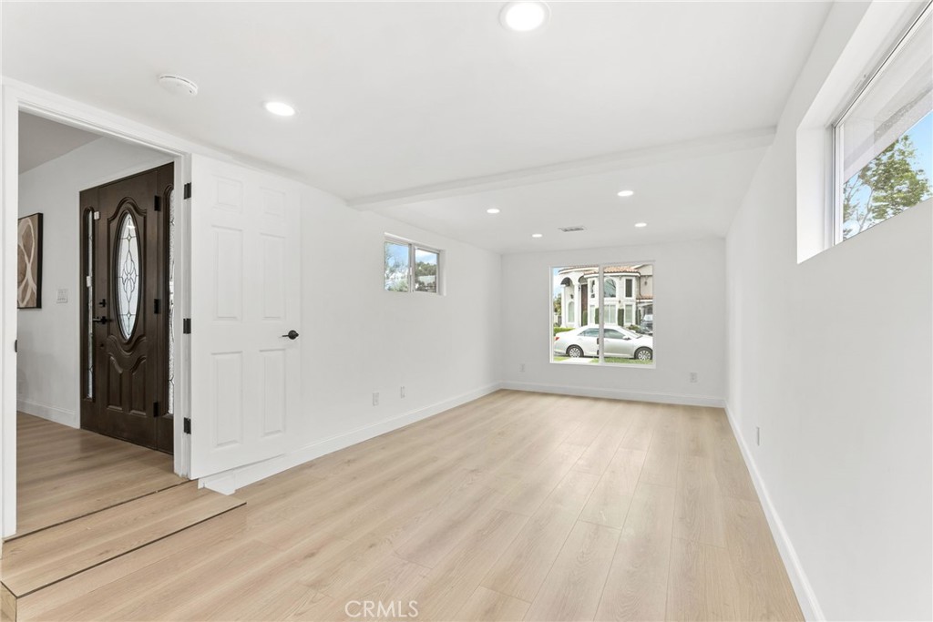 9246 Manzanar Property Photo 26