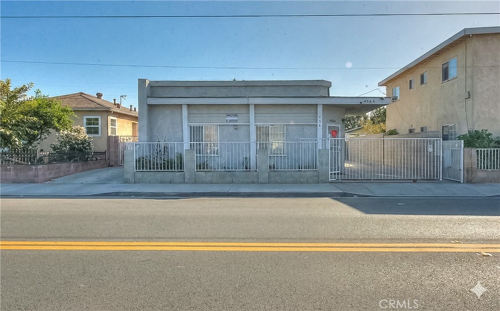 456 E Market Property Photo 1