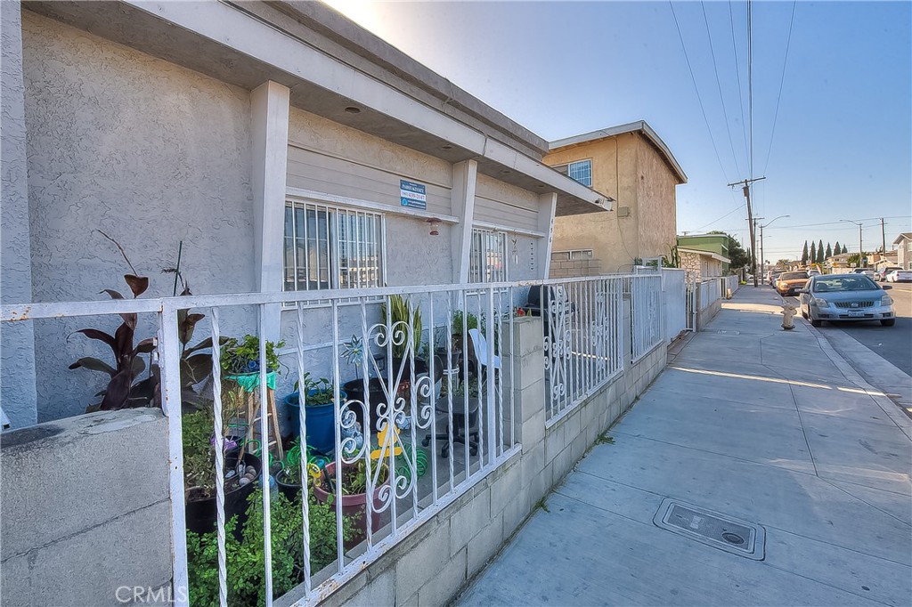 456 E Market Property Photo 4