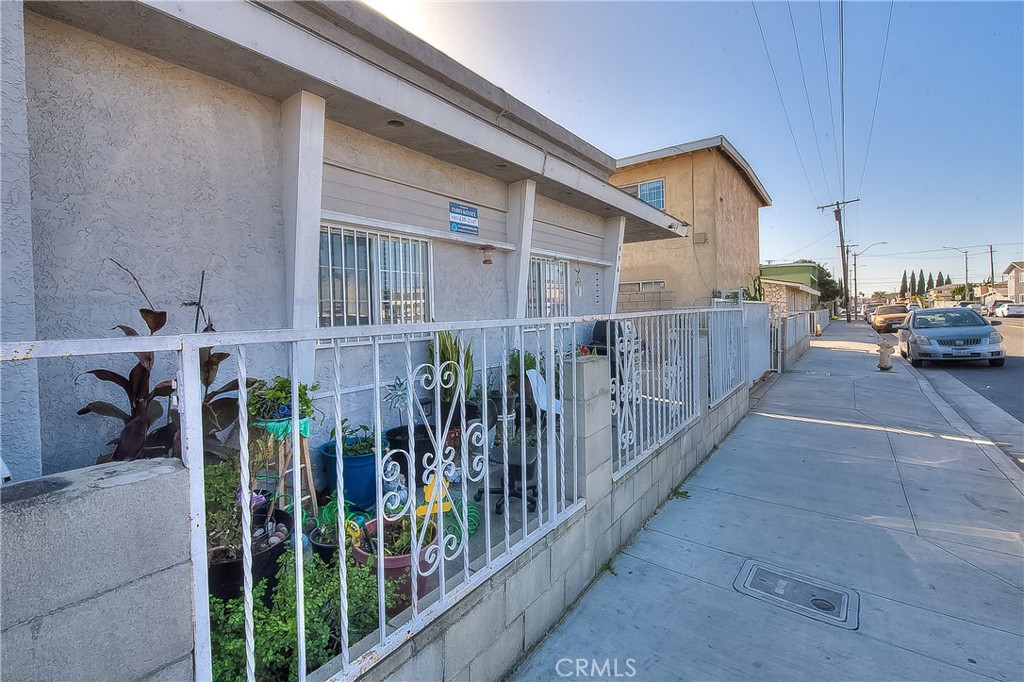 456 E Market Property Photo 4
