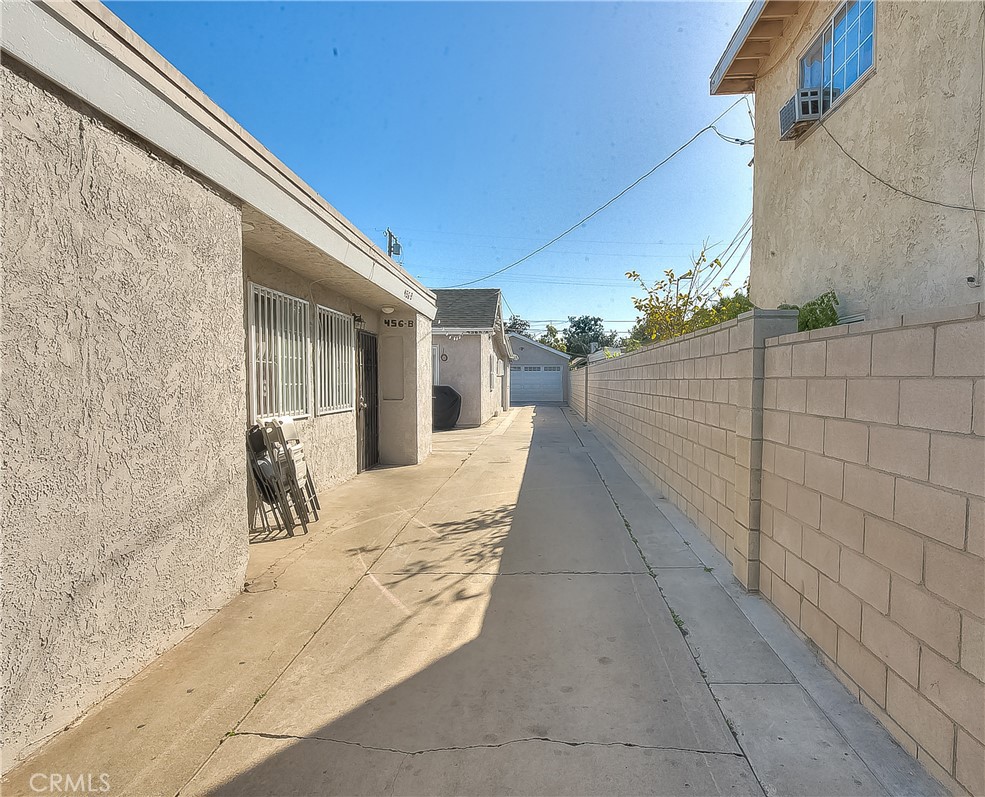 456 E Market Property Photo 6