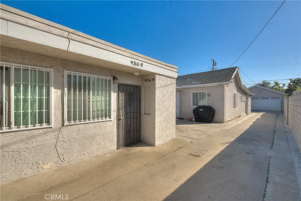 456 E Market Property Photo 7