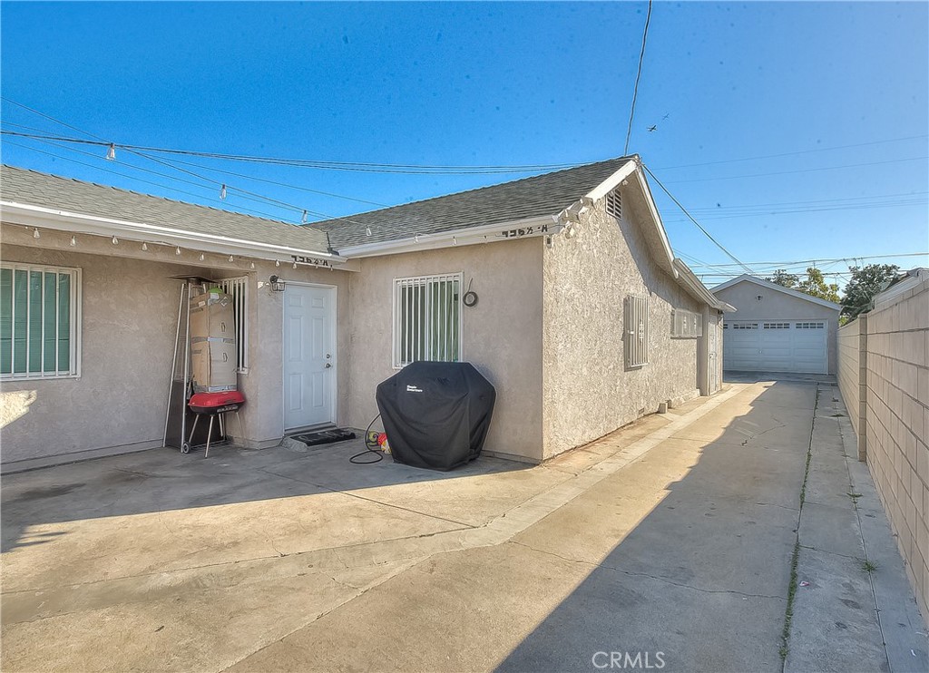 456 E Market Property Photo 8