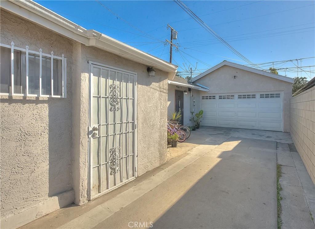 456 E Market Property Photo 9