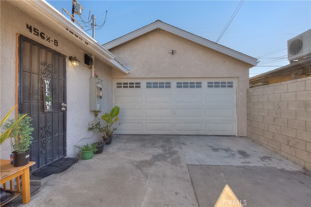 456 E Market Property Photo 10
