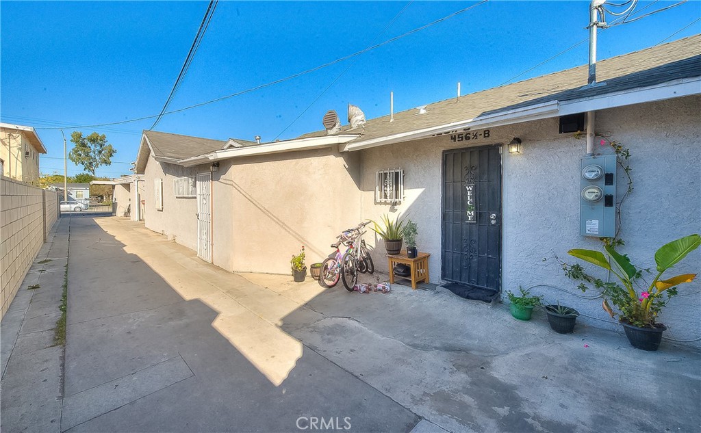 456 E Market Property Photo 11