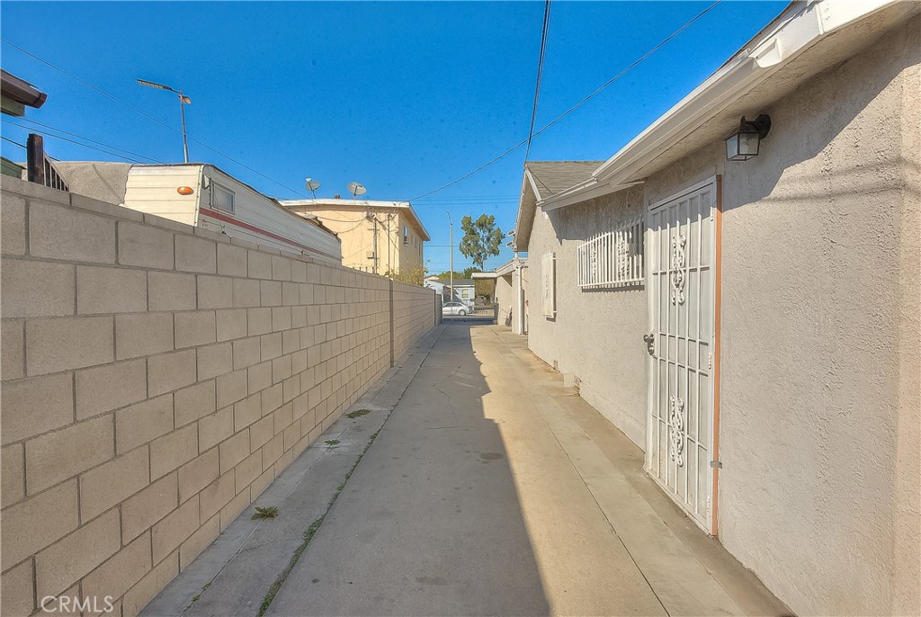 456 E Market Property Photo 12