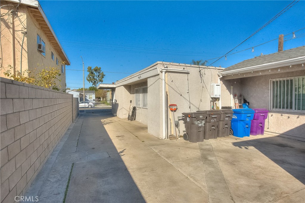 456 E Market Property Photo 13