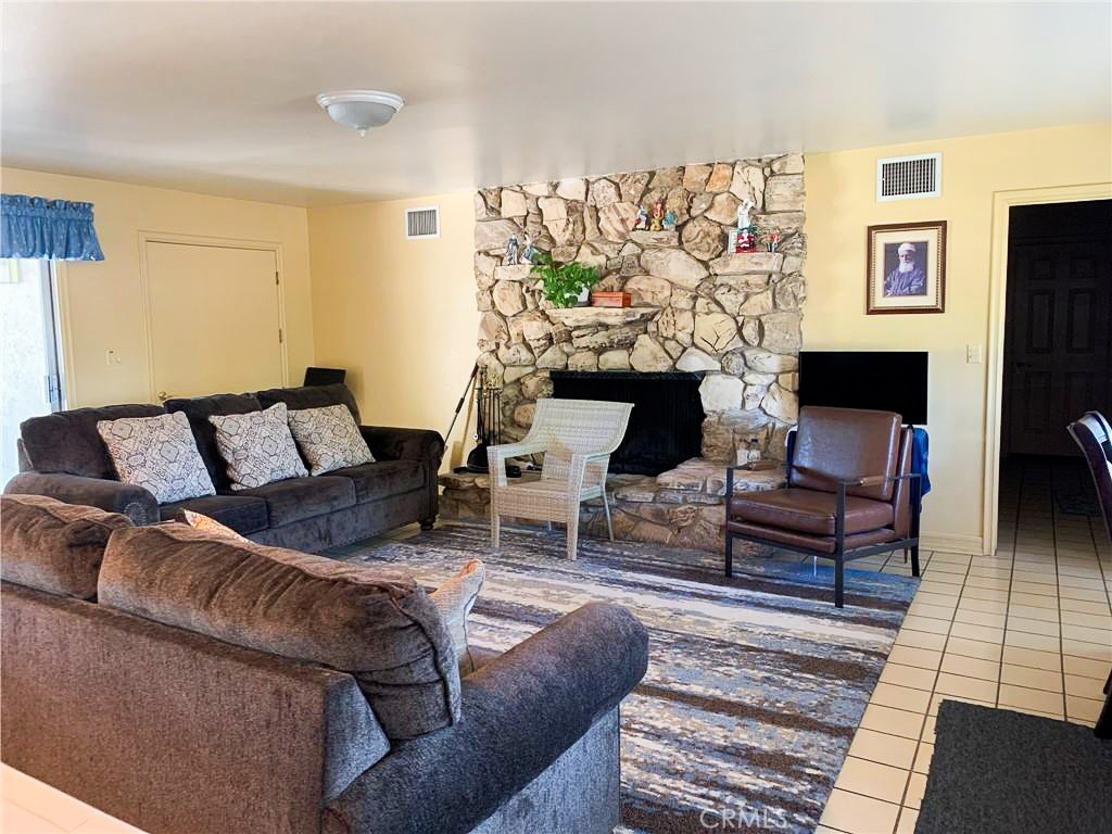 17033 Rayen Property Photo 3