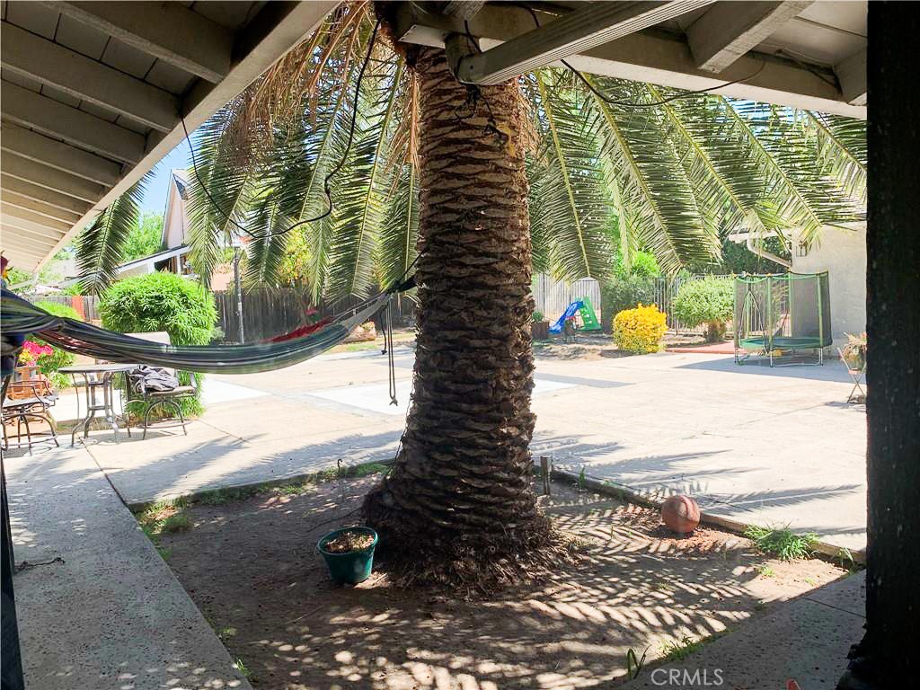 17033 Rayen Property Photo 9