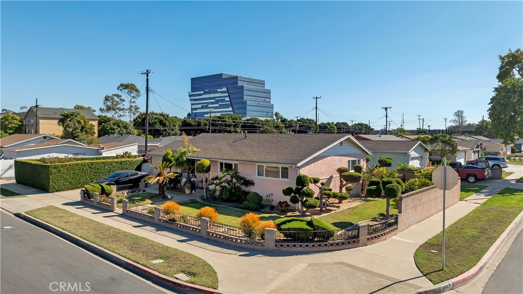 18600 S New Hampshire Property Photo 2