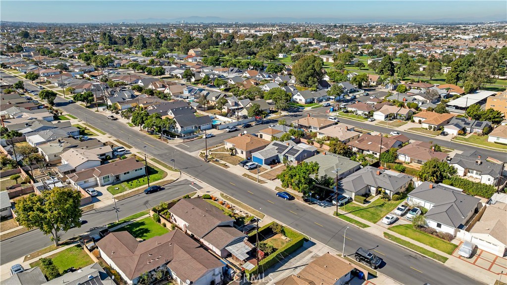18600 S New Hampshire Property Photo 25