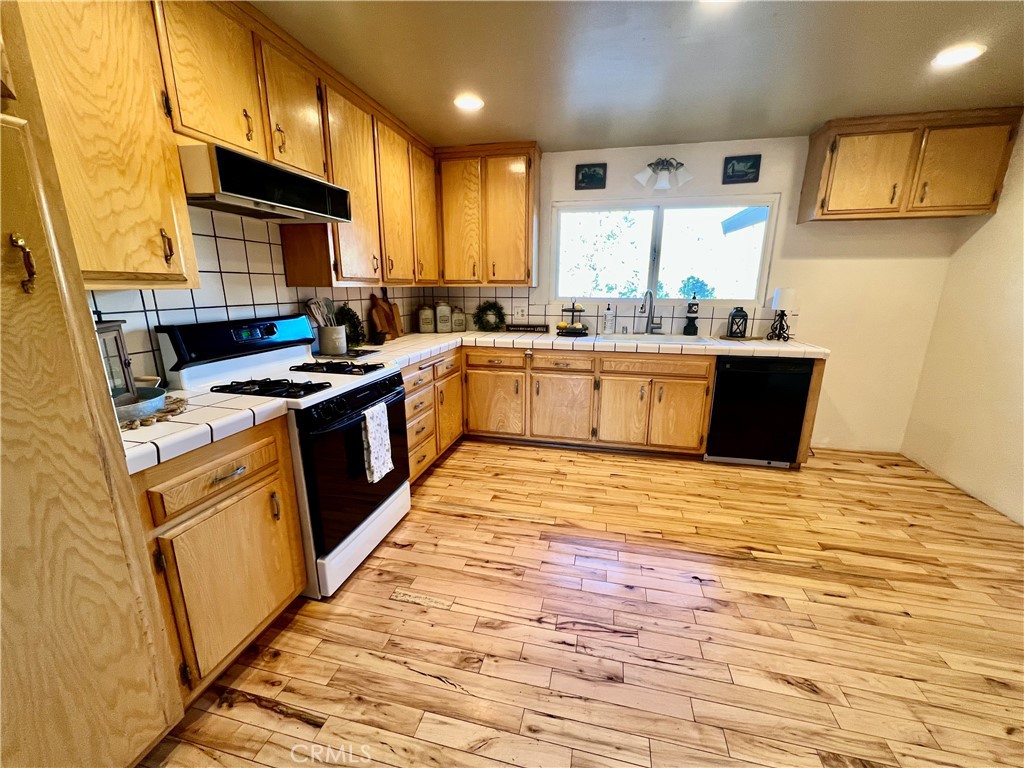 1118 Snowline Property Photo 6