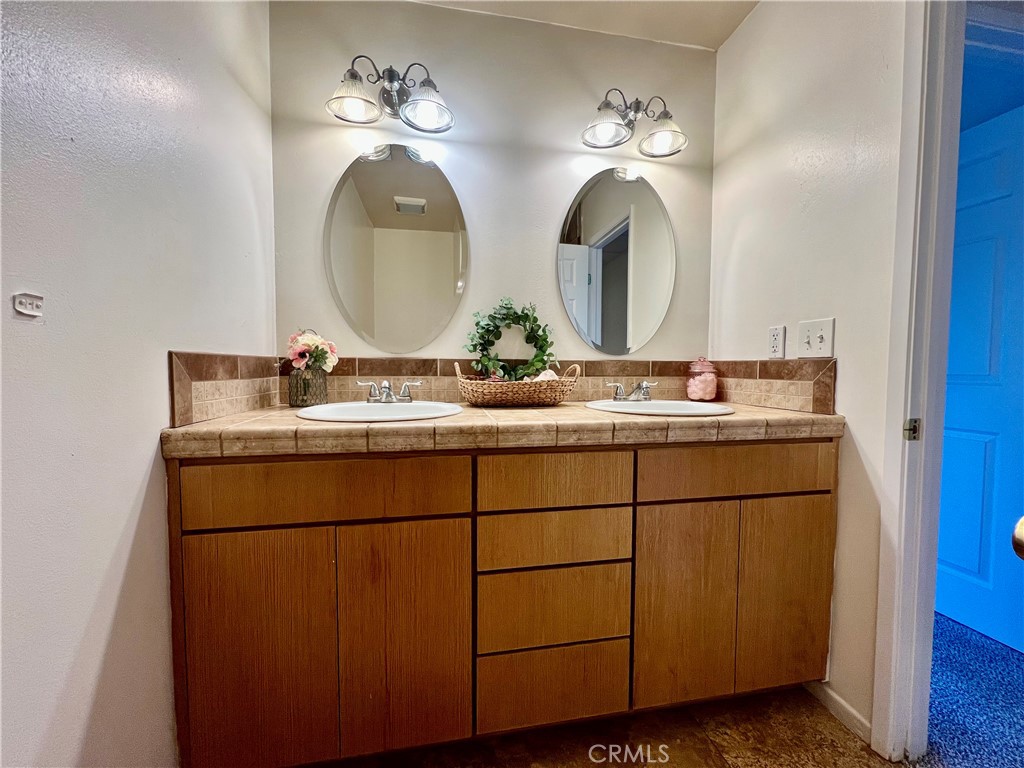 1118 Snowline Property Photo 16