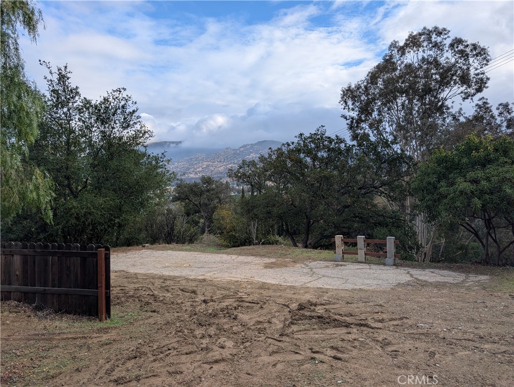 1087 LOMA Lane Property Photo 1