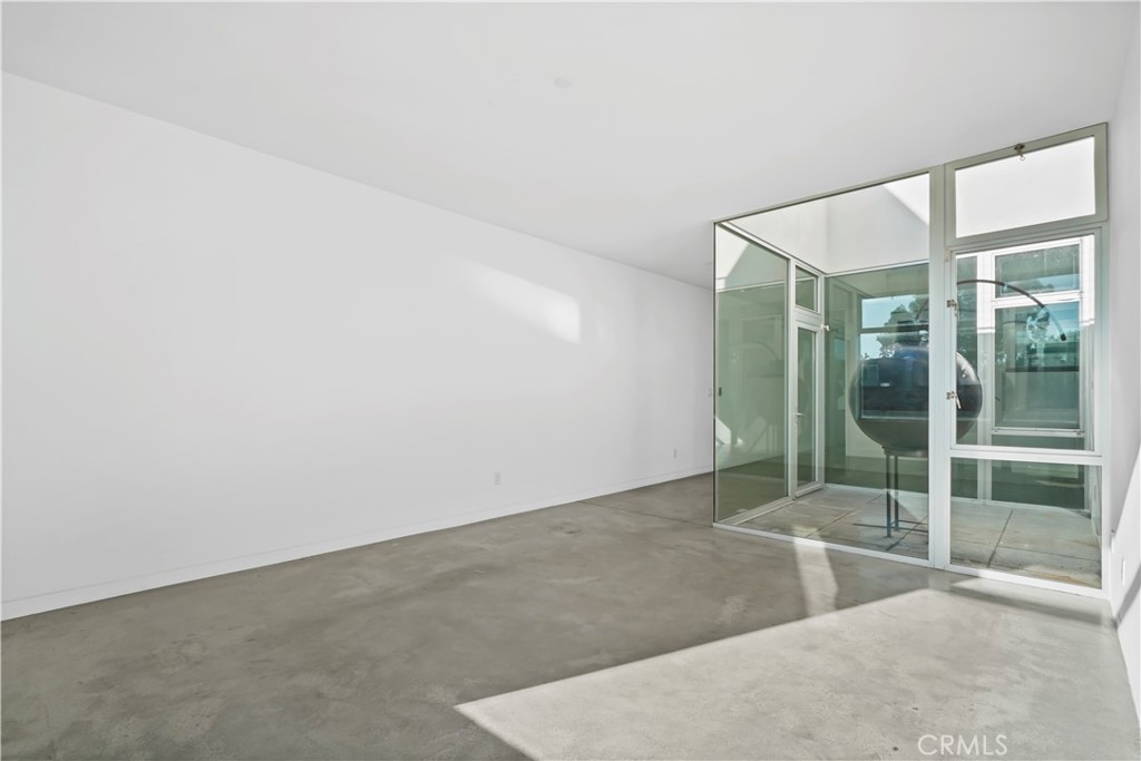 1121 Abbot Kinney Property Photo 4