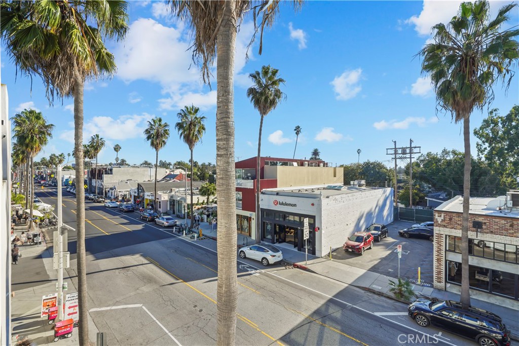 1121 Abbot Kinney Property Photo 33