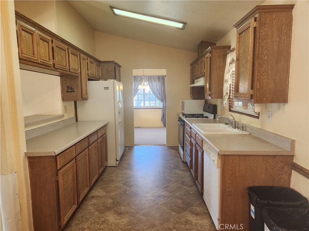 45465 25th Street E 176 Property Photo 14