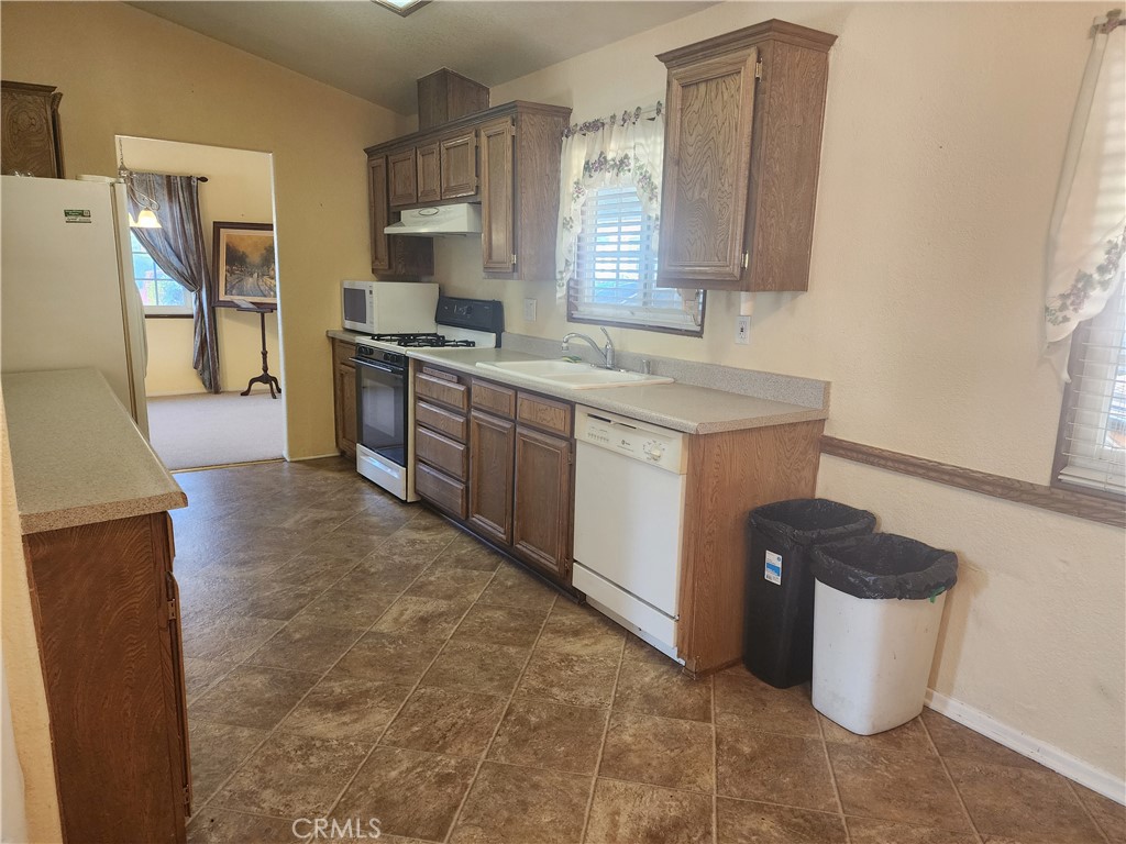 45465 25th Street E 176 Property Photo 15