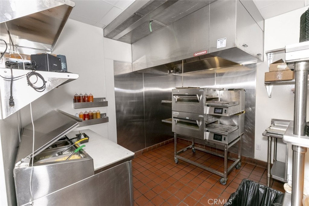 4494 Atlantic Avenue Property Photo 10