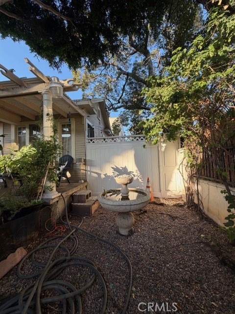 1537 N Serrano Avenue N Property Photo 12