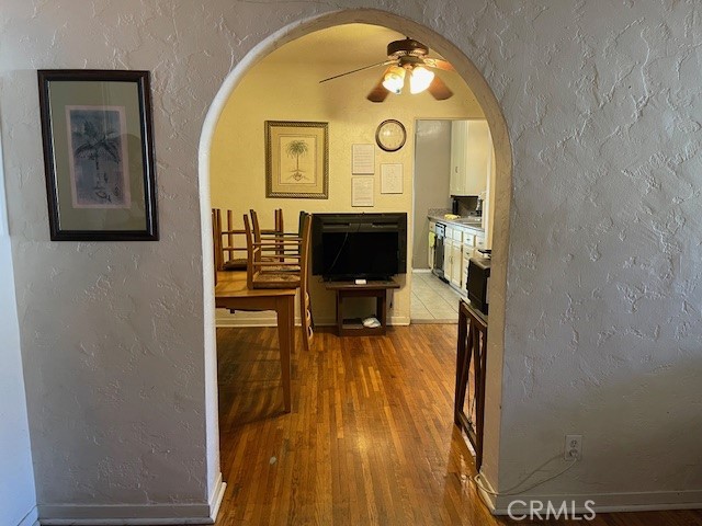 6709 Vesper Property Photo 8