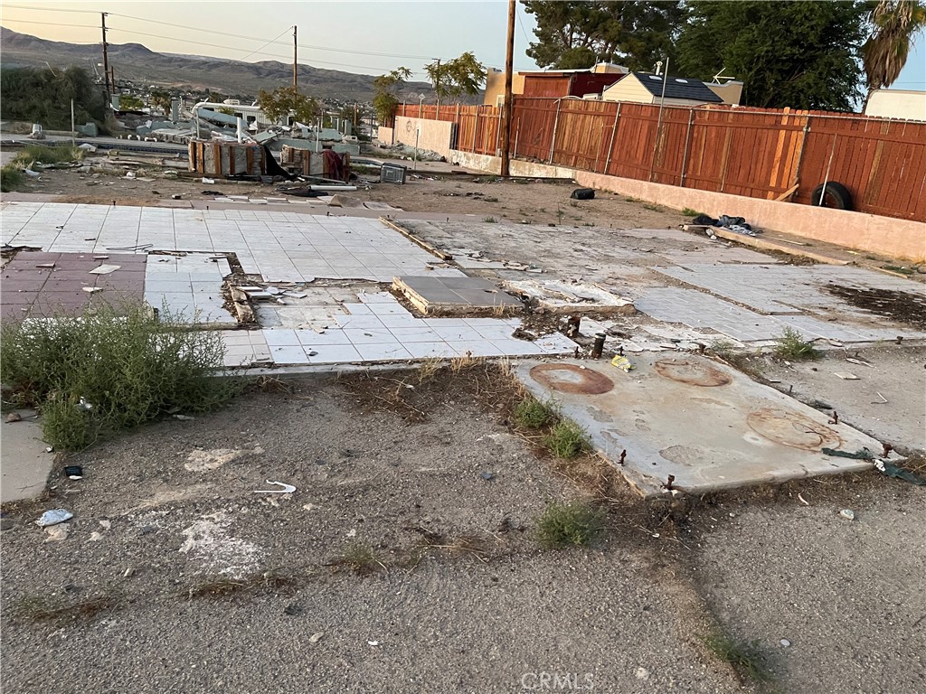 226 E Fredricks Property Photo 10