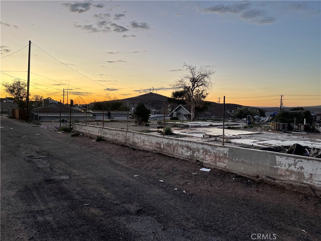 226 E Fredricks Property Photo 17